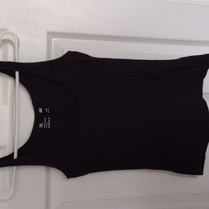 Empetua Black SCOOP NECK CAMI